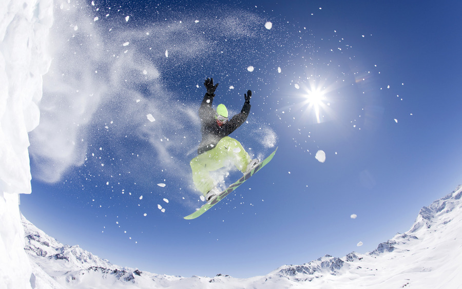 Skiing Desktop Wallpaper