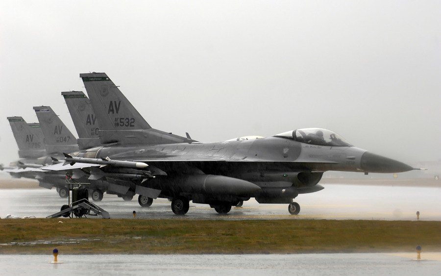 F 16 Fighting Falcons Operation Iraqidom