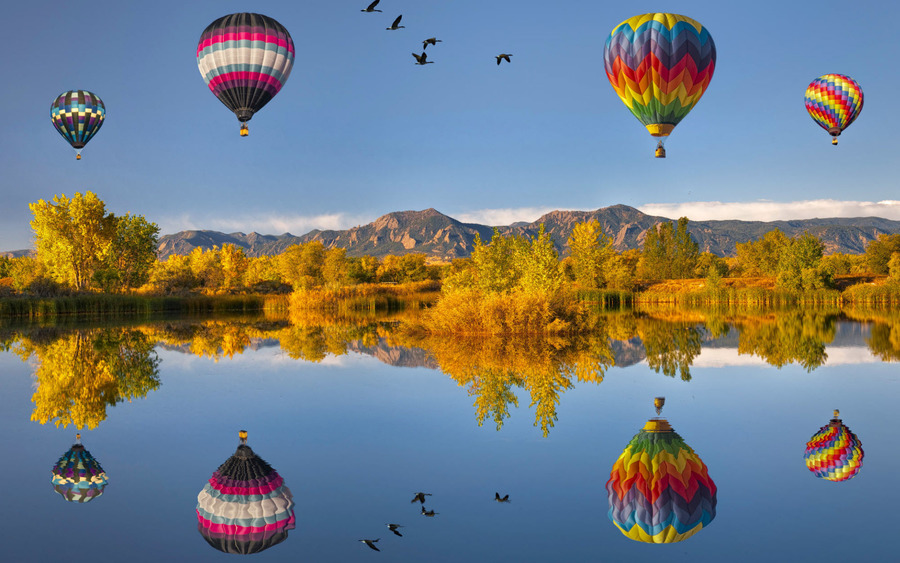 Flying Air Ballons Reflections
