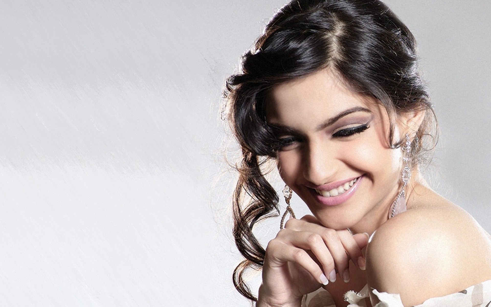Sonam kapoor Desktop Wallpaper - Wallpaper, High Definition, High