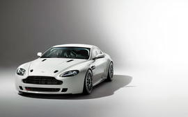 Aston Martin Vantage Gt4 2014