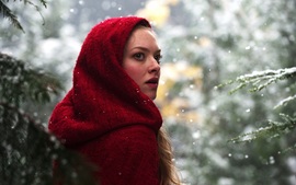 Amanda Seyfried In Red Riding Hood