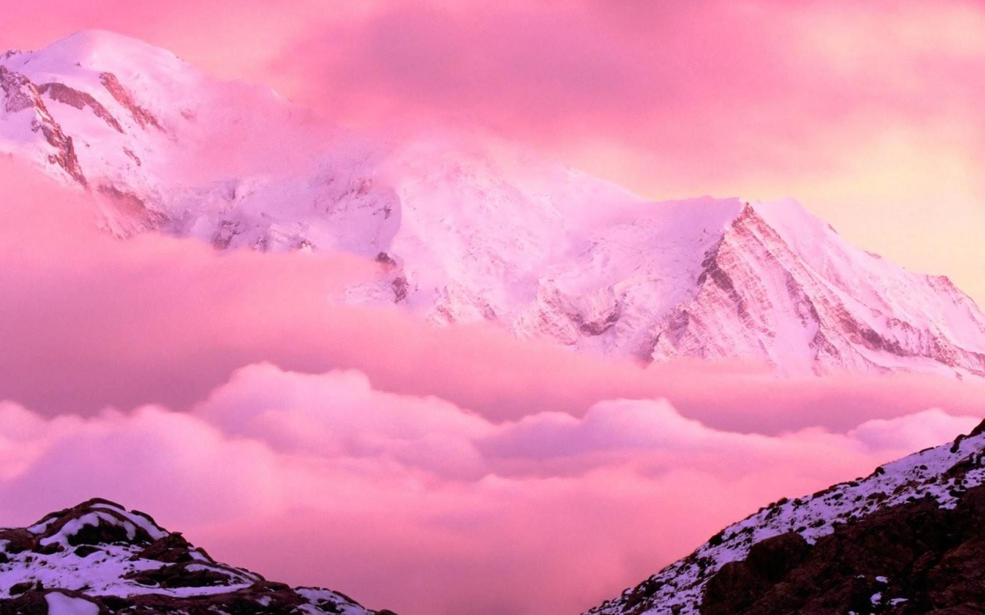 Гора розовое облако